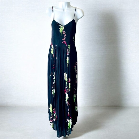Free People Dresses & Skirts - Free People Black and Green Sleeveless Maxi Dress for Cocktail